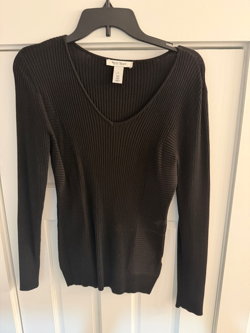 White House Black Market Black Ribbed V-Neck Long Sleeve Sweater